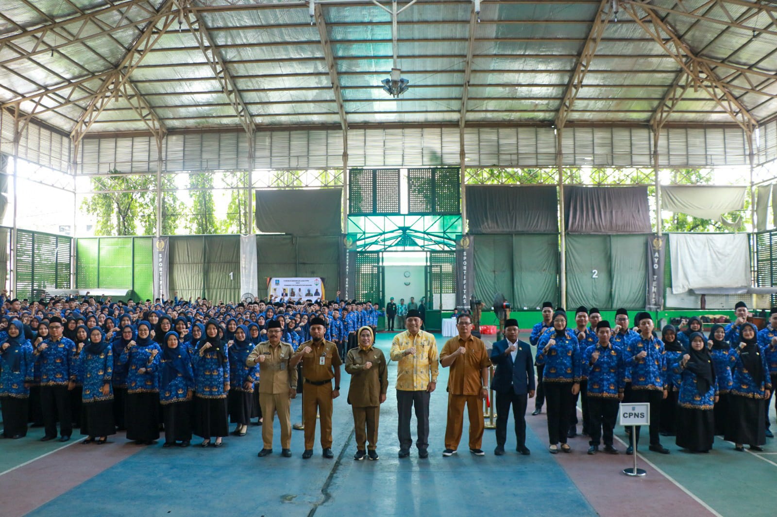 Foto Bupati Serang Ratu Tatu Chasanah ,melantik 40 Calon Pegawai Negeri Sipil (CPNS) dan Pengambilan Sumpah Janji Pegawai Pemerintah dengan Perjanjian Kerja (PPPK) Formasi Tahun 2024 | foto:Ist