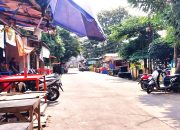 Semrawut , Lapak Liar Gerogoti Saluran Air di Sisi Pasar Blok F Cilegon