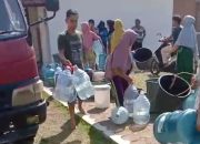 Bantuan Tiba di Tengah Dahaga, Ketika PDAM Ratusan Meter Seolah Tak Ada