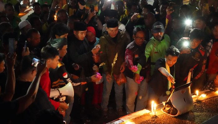 Ratusan Driver Ojol dan Mahasiswa Cilegon Gelar Doa Bersama untuk Korban Insiden di Jakarta