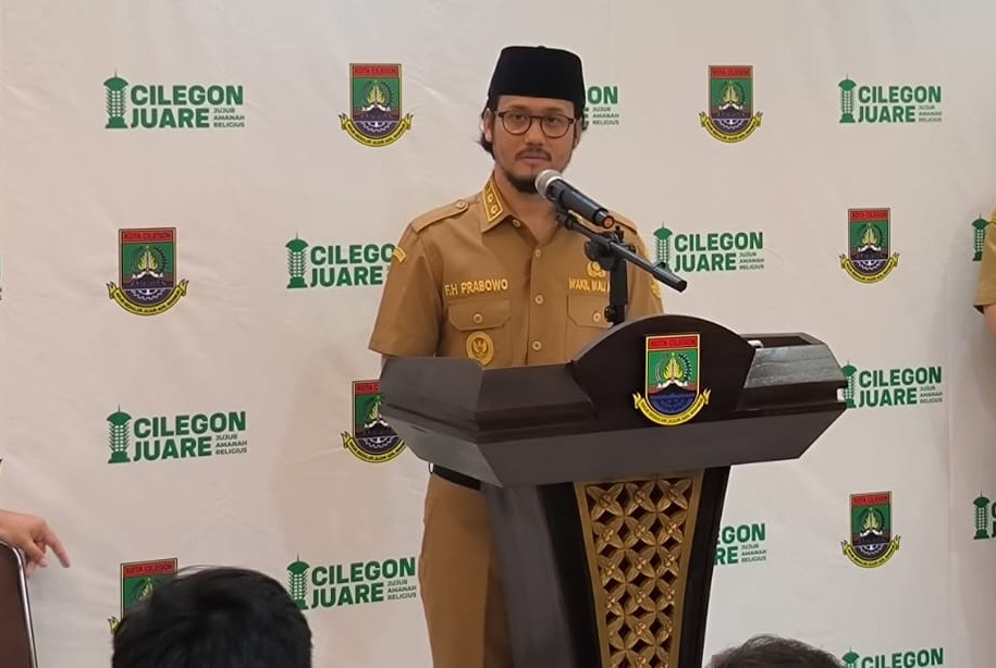 Wakil Wali Kota Cilegon, Fajar Hadi Prabowo, memberikan keterangan pers terkait Cilegon Fest & International Folk Art 2025 di Cilegon, Senin (4/8/2025). Foto: mtsabitaqdam-sebarindo.com