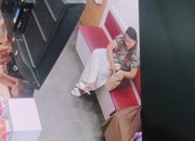 Lengah saat Nikmati Es Krim, Dompet Warga Cilegon Raib Disikat Maling, Pelaku Terekam CCTV
