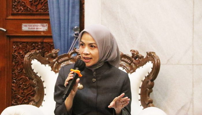 Tak Pakai Fasilitas Jabatan, Bupati Serang Alihkan Anggaran Rumah dan Mobil Dinas untuk Rutilahu