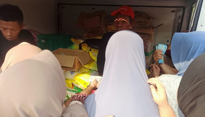 Dua Ton Beras SPHP Ludes dalam 2 Jam, Warga Cilegon Minta Pasar Murah Rutin Digelar