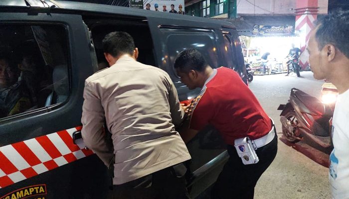 Gercep,Polsek Cilegon Tangani Korban Lakalantas di Perempatan Jalan Temu Putih