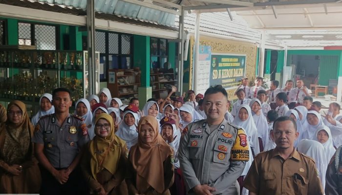 Cegah Bullying sejak Dini, Kapolsek Purwakarta Menyapa Siswa SDN Kebondalem Lewat Program “Poldik”